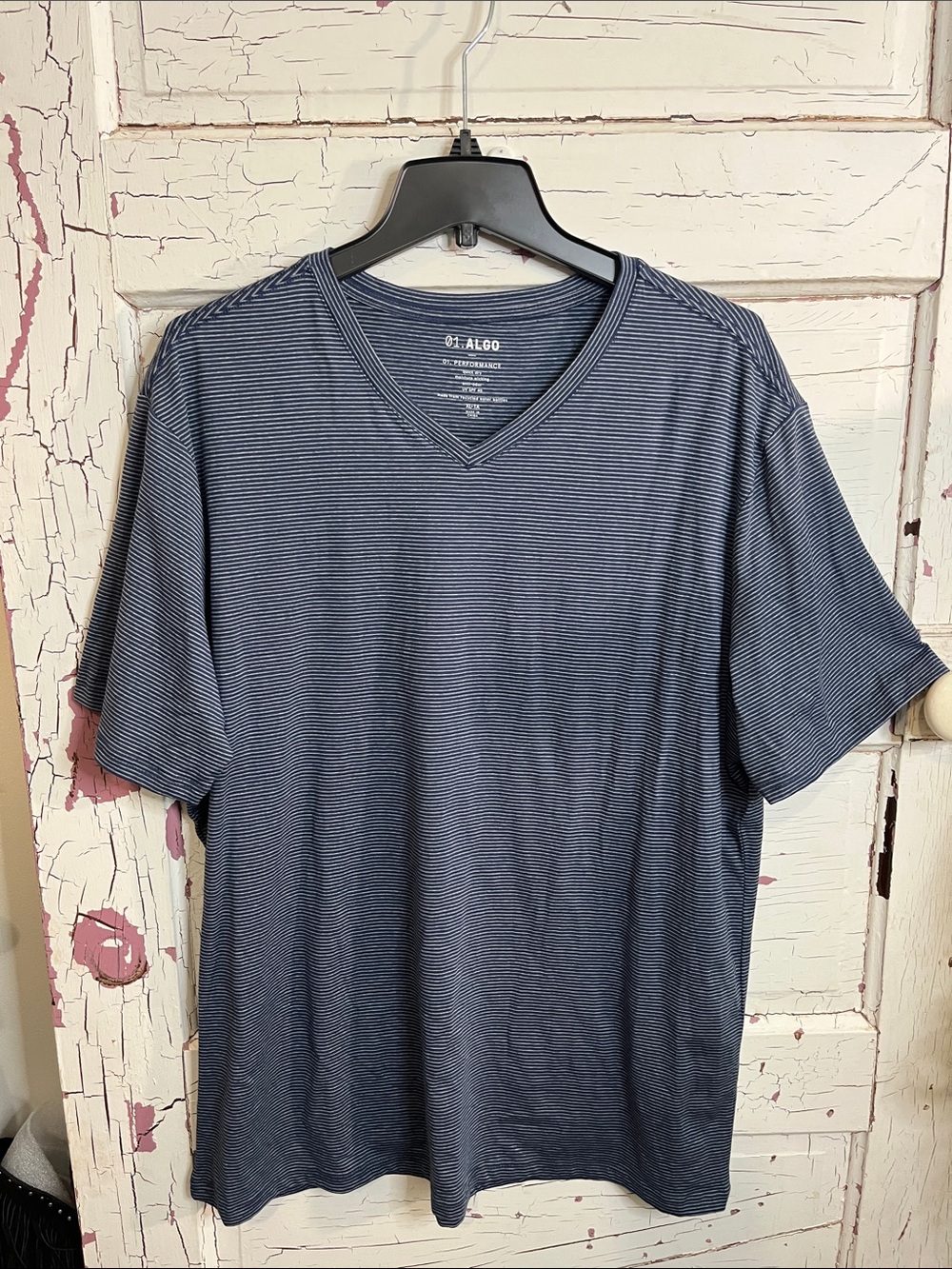 01.ALGONMen's V-Neck Short Sleeve Shirt - Navy Stripe XL